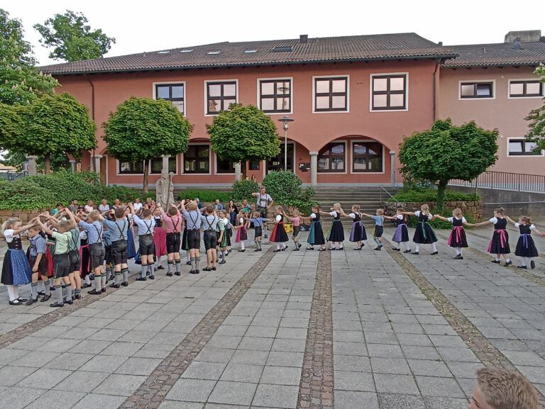 Trachtenprobe Marktplatz